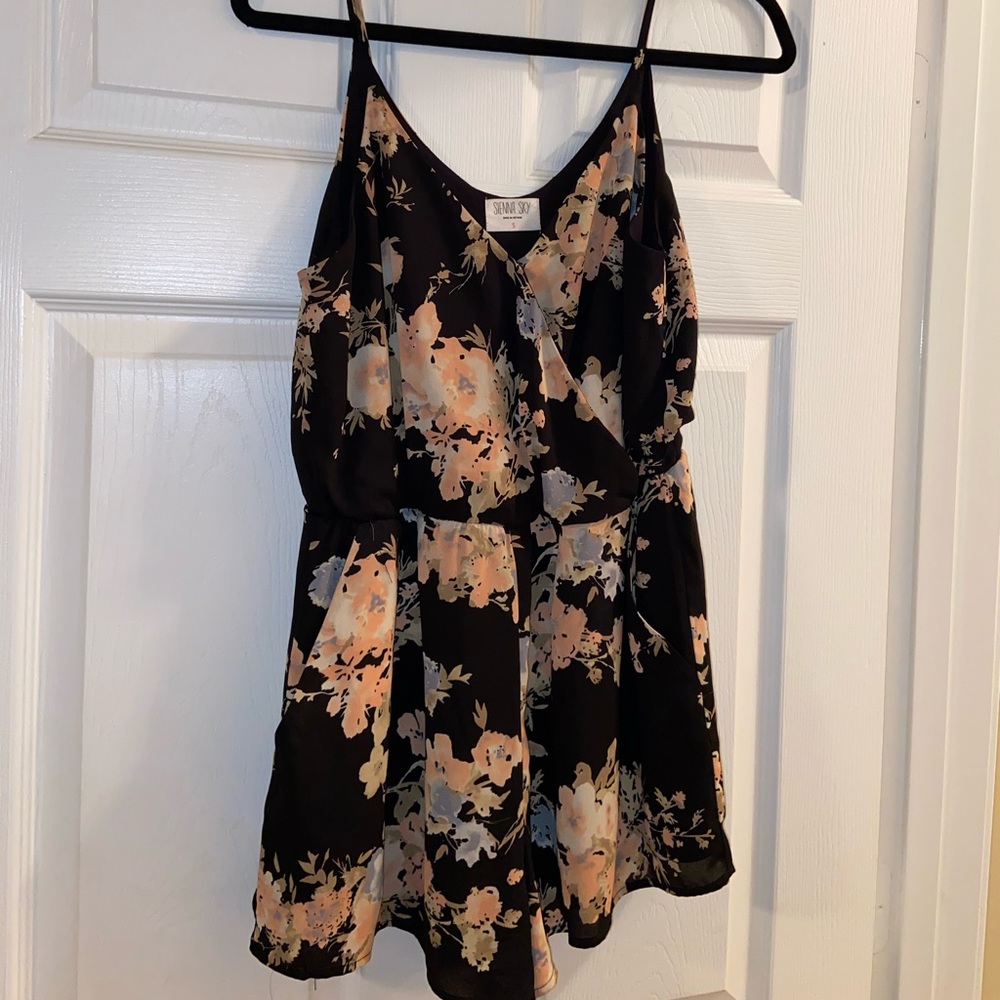 Sienna Sky Dressy Floral Romper 🌸